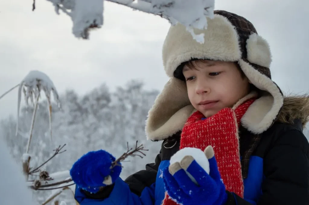 best snow gloves for kids playing outside